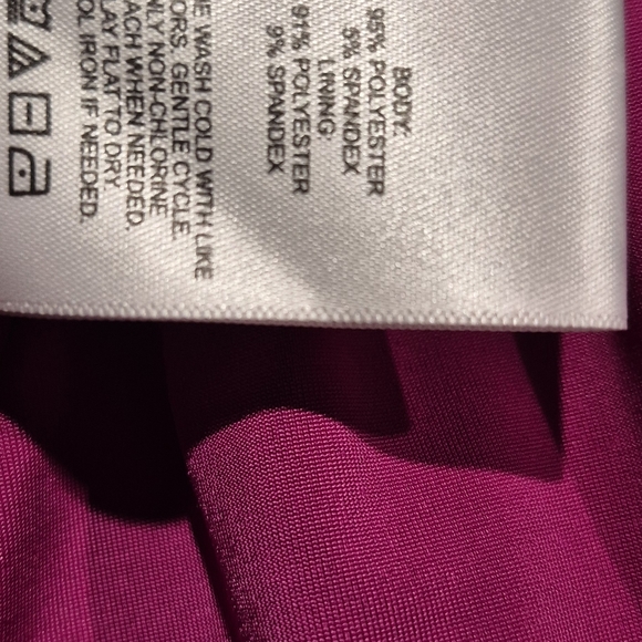 Chic Fuchsia Satin Blouse - Picture 5 of 5